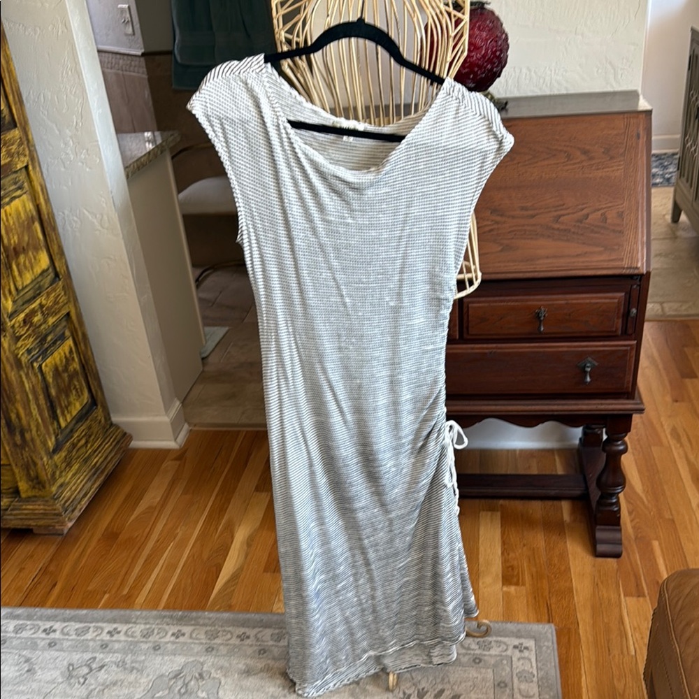 MAX STUDIO Striped Gray Asymmetrical Midi Dress